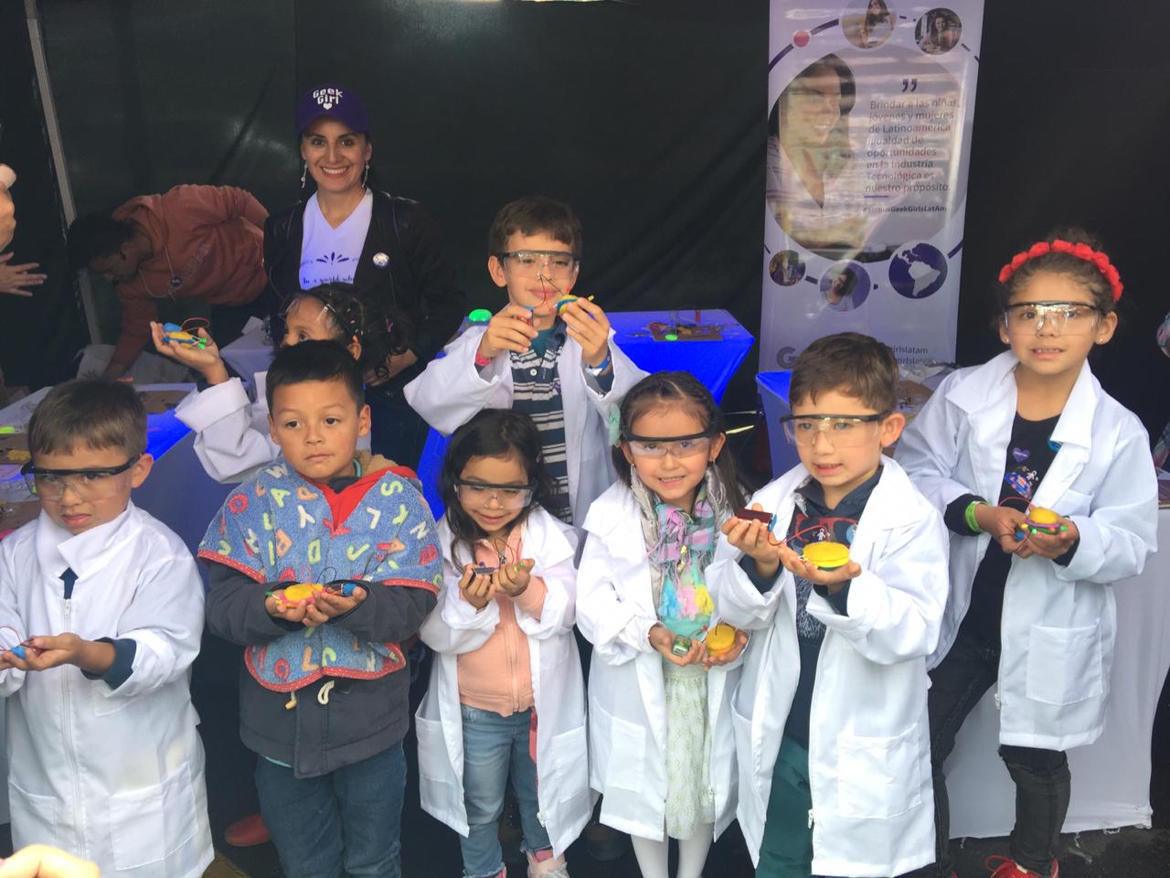 Generación STEAM – Niñas y Niños en Ciencia y Tech